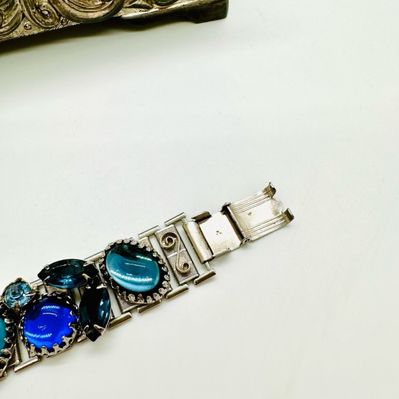 GORGEOUS Vintage Blue Crystal Bracelet - Picture 8 of 10